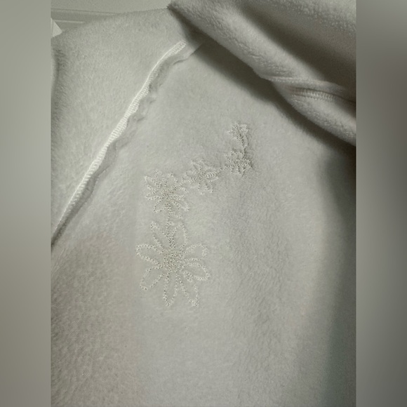 Columbia Full Zip Jacket White with Flower Embroidery - Picture 7 of 10